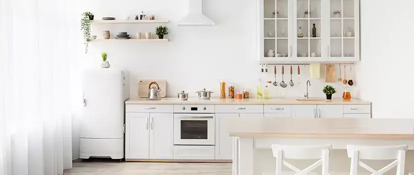 White and beige small kitchen color ideas.